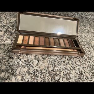 Urban Decay Naked 2 Eyeshadow Palette